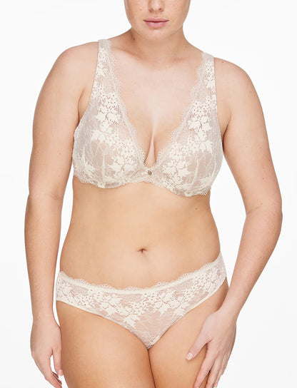 All Day Lace Uplift Plunge  + Cheeky Set
