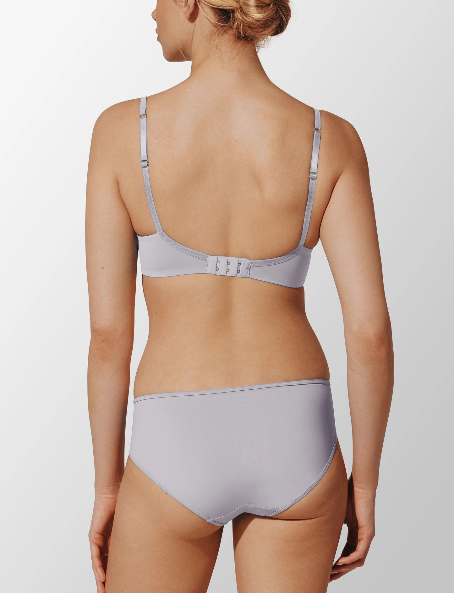 24/7® Classic Uplift Plunge Bra